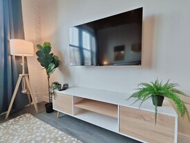 200-10 W Roberts Ave in Philadelphia, PA - Building Photo