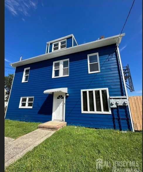 property at 1061 King Georges Post Rd