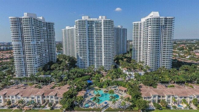 21055 Yacht Club Dr, Unit 2401 in Aventura, FL - Foto de edificio - Building Photo