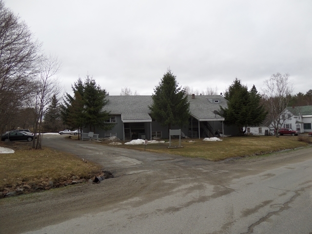 8 Haynes St in Lincoln, ME - Foto de edificio