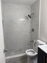 760 W 30th St, Unit A2 in Hialeah, FL - Building Photo - Building Photo