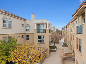 951 S 12th St in San Jose, CA - Foto de edificio - Building Photo