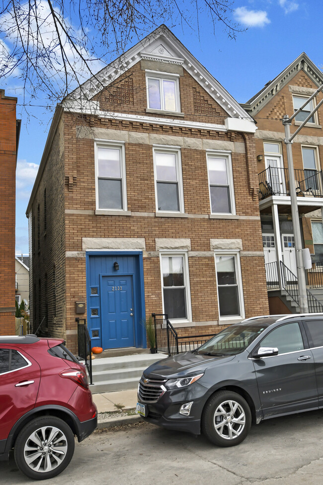 property at 2133 N Oakley Ave