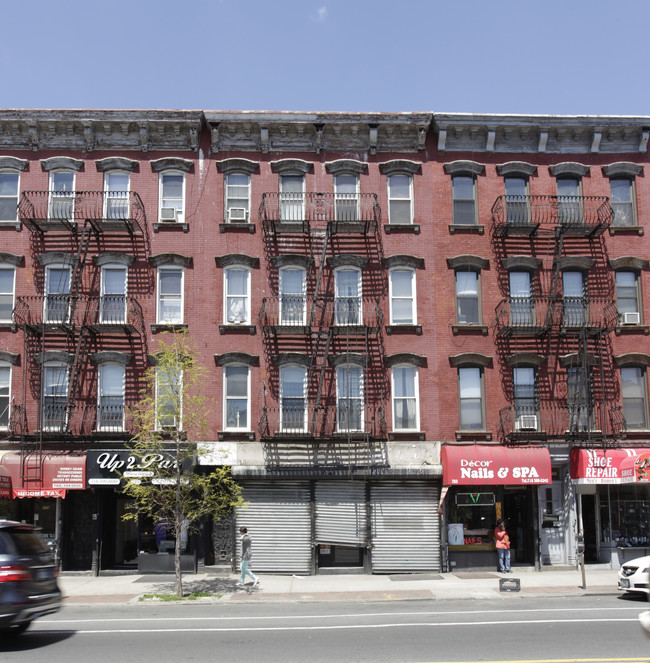 779 Grand St in Brooklyn, NY - Building Photo - Building Photo