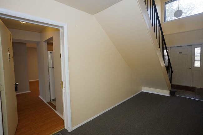 603 Cherry Hill Dr in Arlington, NY - Building Photo - Building Photo