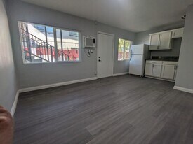 New York Gardens in Las Vegas, NV - Building Photo