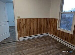 141 6th St in Bristol, CT - Building Photo - Building Photo