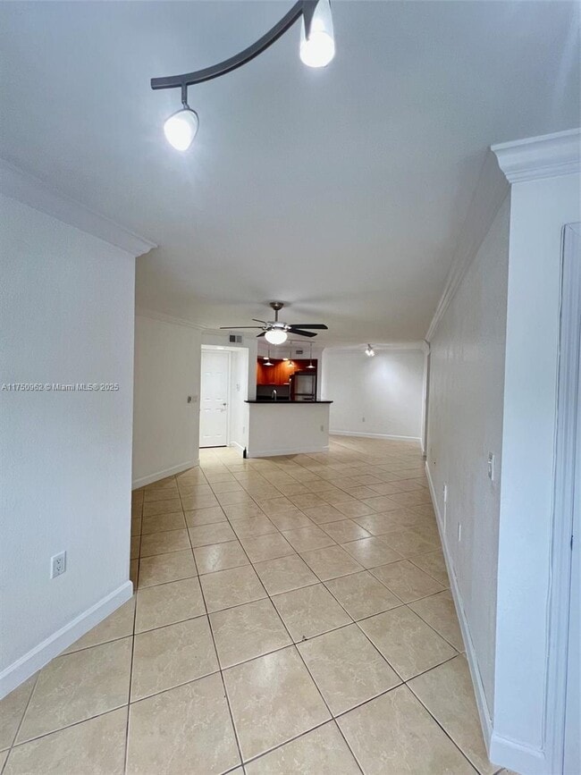 595 Vista Isles Dr, Unit 1915 in Plantation, FL - Foto de edificio - Building Photo