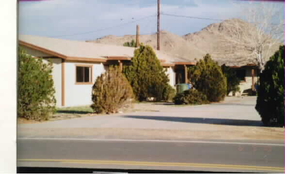 20350 Thunderbird Rd in Apple Valley, CA - Foto de edificio