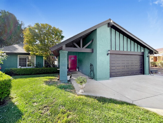 2611 Willow Ct in Simi Valley, CA - Building Photo - Building Photo