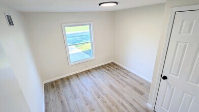 845 Florland Dr in Florissant, MO - Building Photo - Building Photo