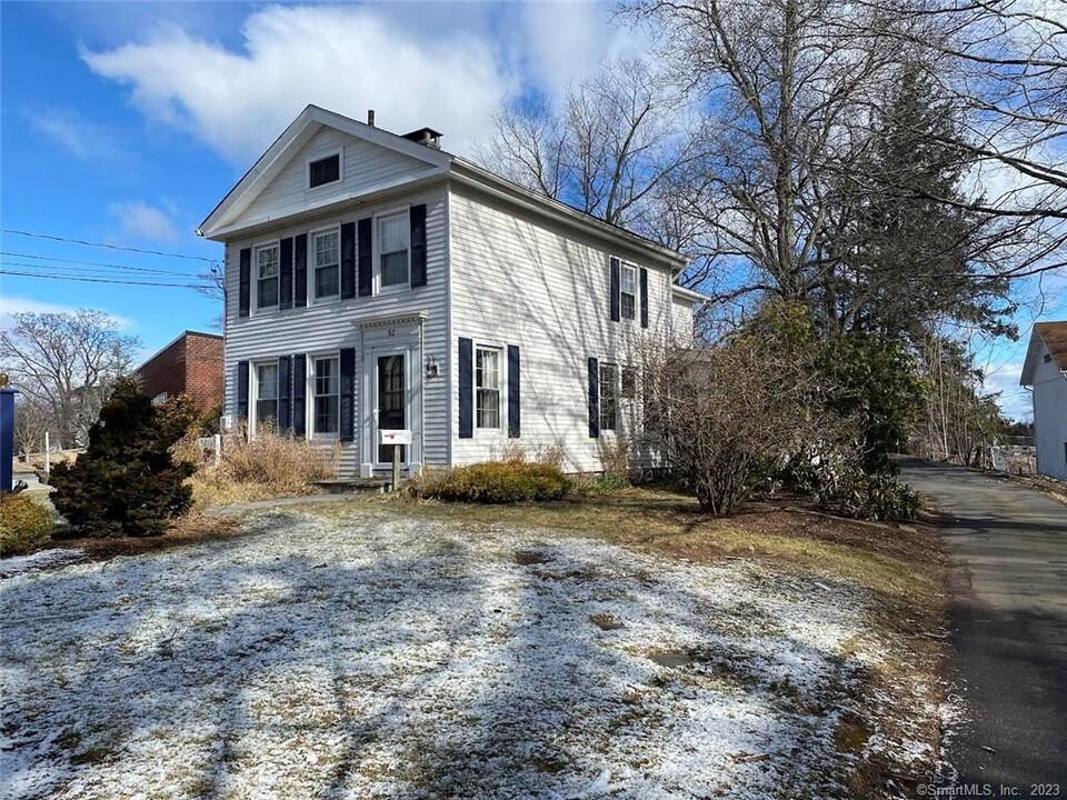 92 Main St in Cheshire, CT - Building Photo