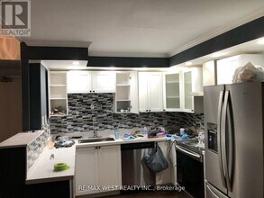 6-526 Humberline Dr in Toronto, ON - Building Photo - Building Photo