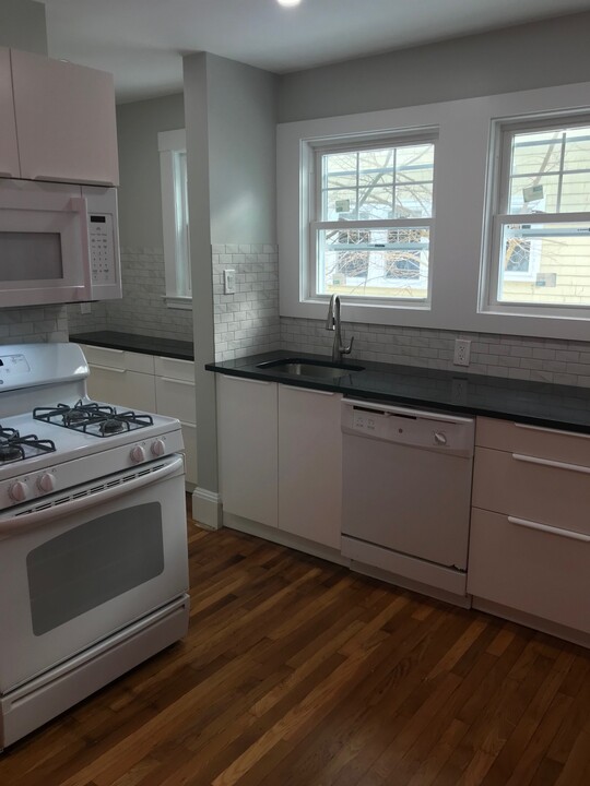 27 Willoughby St, Unit 1 in Boston, MA - Building Photo