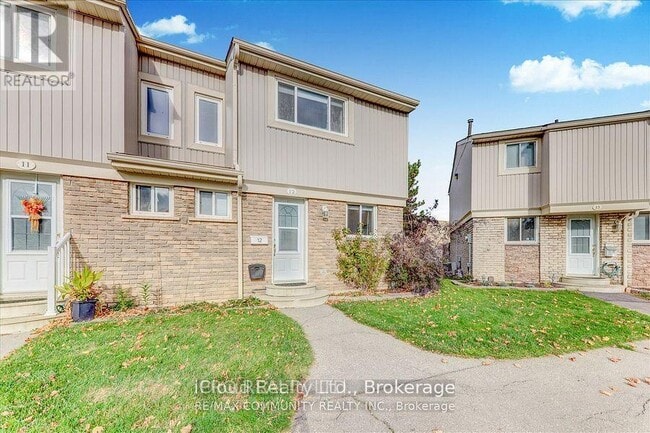 561 Childs Dr in Milton, ON - Building Photo - Building Photo