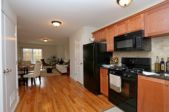 44 Park Street in Bloomfield, NJ - Foto de edificio - Interior Photo