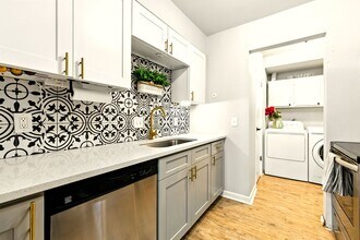 7995 E Mississippi Ave in Denver, CO - Building Photo - Building Photo