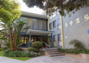 Fox Hills Apartments in Culver City, CA - Building Photo