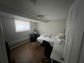 63 Selkirk Rd, Unit #1 in Boston, MA - Foto de edificio - Building Photo