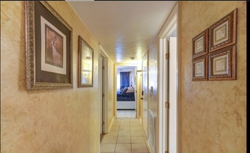 518 Westshire Dr in Houston, TX - Building Photo - Building Photo