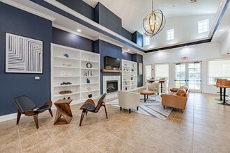 Lakeside Apartments in Slidell, LA - Building Photo - Interior Photo