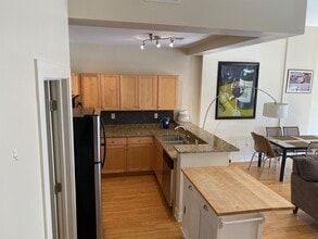 118 W Marshall St, Unit 34 in Richmond, VA - Foto de edificio - Building Photo