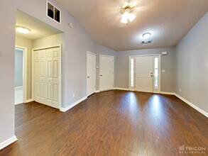 2177 Red Oak Cir in Union City, GA - Building Photo - Building Photo