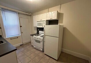 9 Barrows St, Unit B in Boston, MA - Building Photo - Building Photo