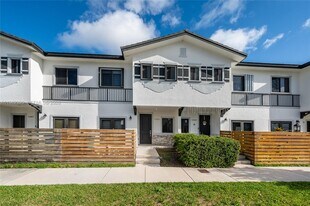 13353 SW 250th Terrace in Princeton, FL - Building Photo