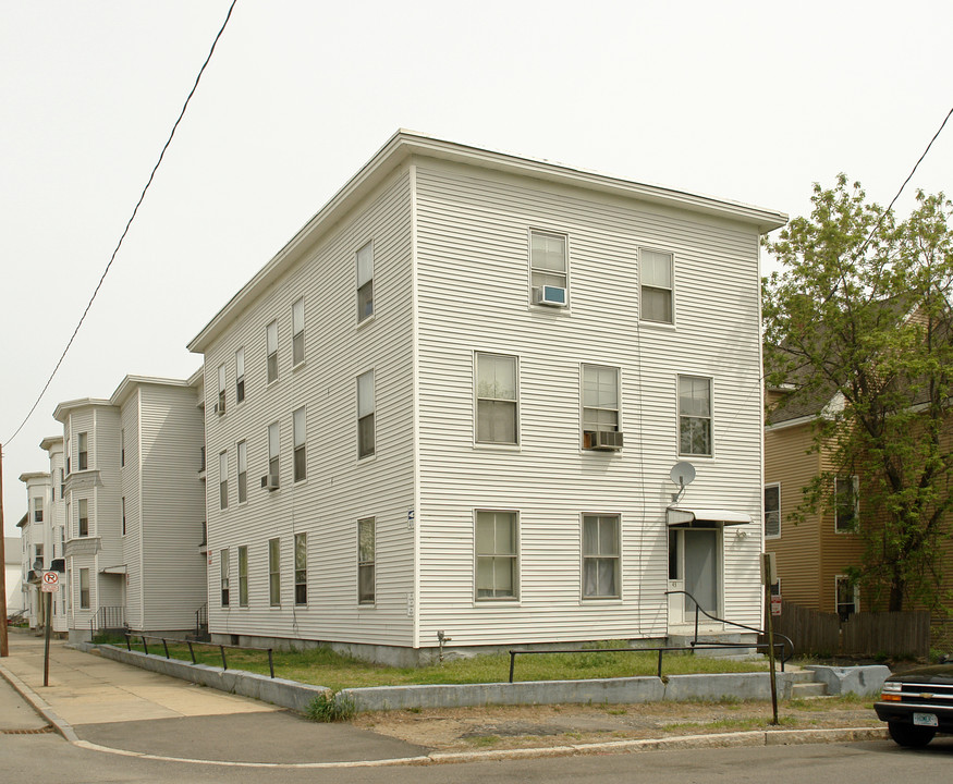 43 Sullivan St in Manchester, NH - Building Photo