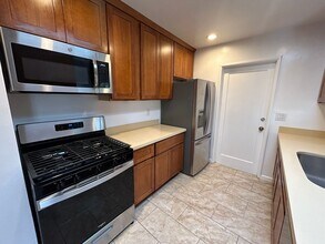 14062 Corvallis St in San Leandro, CA - Foto de edificio - Building Photo