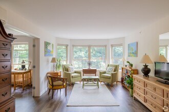 388 Autumn Pond Way in Essex Junction, VT - Building Photo - Building Photo
