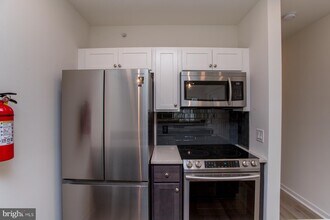 41 Bridge St in Lambertville, NJ - Building Photo - Building Photo