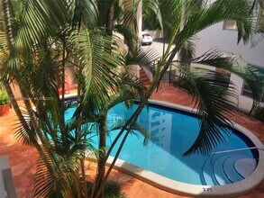 1821 Jefferson Ave, Unit 205 in Miami Beach, FL - Building Photo - Building Photo