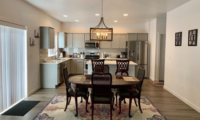 4353 W Spring House Dr