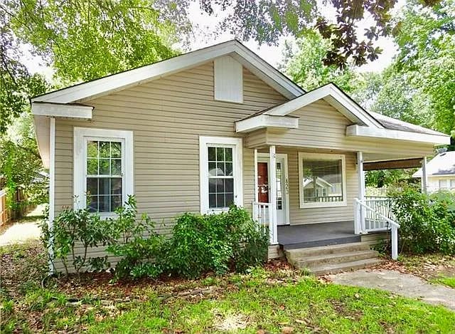 823 Fairview St
