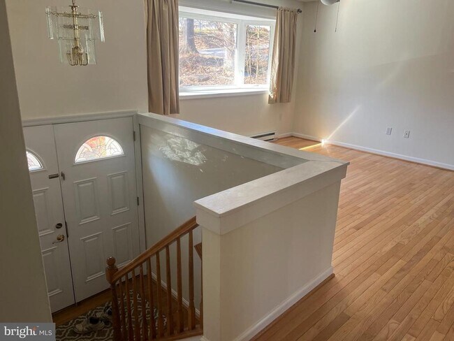 1217 Hilltop Dr in Annapolis, MD - Building Photo - Building Photo