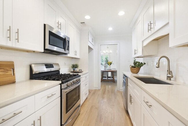 305 Ansley Villa Dr NE in Atlanta, GA - Building Photo - Building Photo