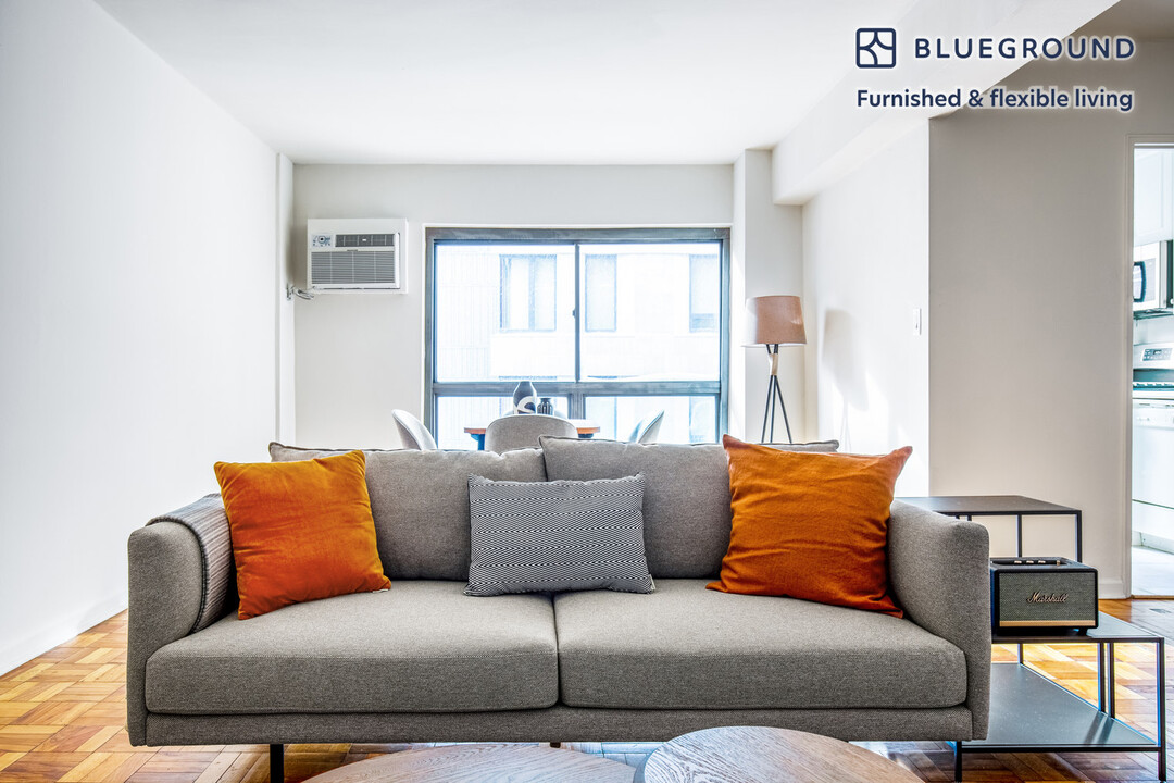300 E 51st St, Unit FL13-ID532 in New York, NY - Building Photo