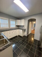 2411 E Genesee St, Unit 1 in Syracuse, NY - Foto de edificio - Building Photo