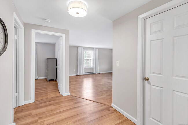 9 Heather Ridge in Shelton, CT - Building Photo - Building Photo