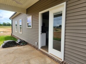 218 Nicklaus Ave in Glasgow, KY - Building Photo - Building Photo