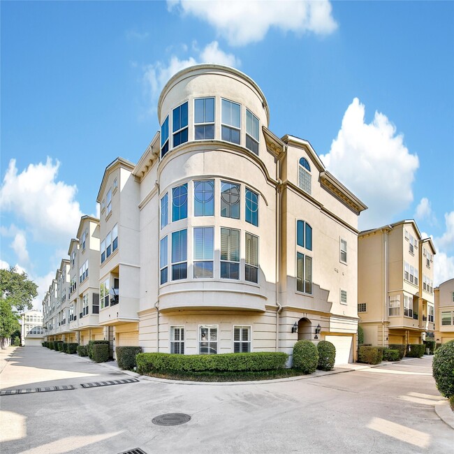 property at 1515 Hyde Park Blvd