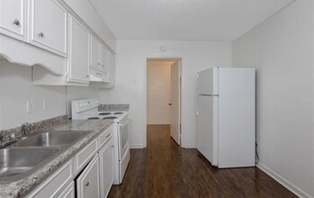 1704 12th Pl S, Unit A in Phenix City, AL - Building Photo - Building Photo