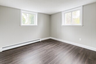 8 Bryon Rd in Brookline, MA - Building Photo - Building Photo