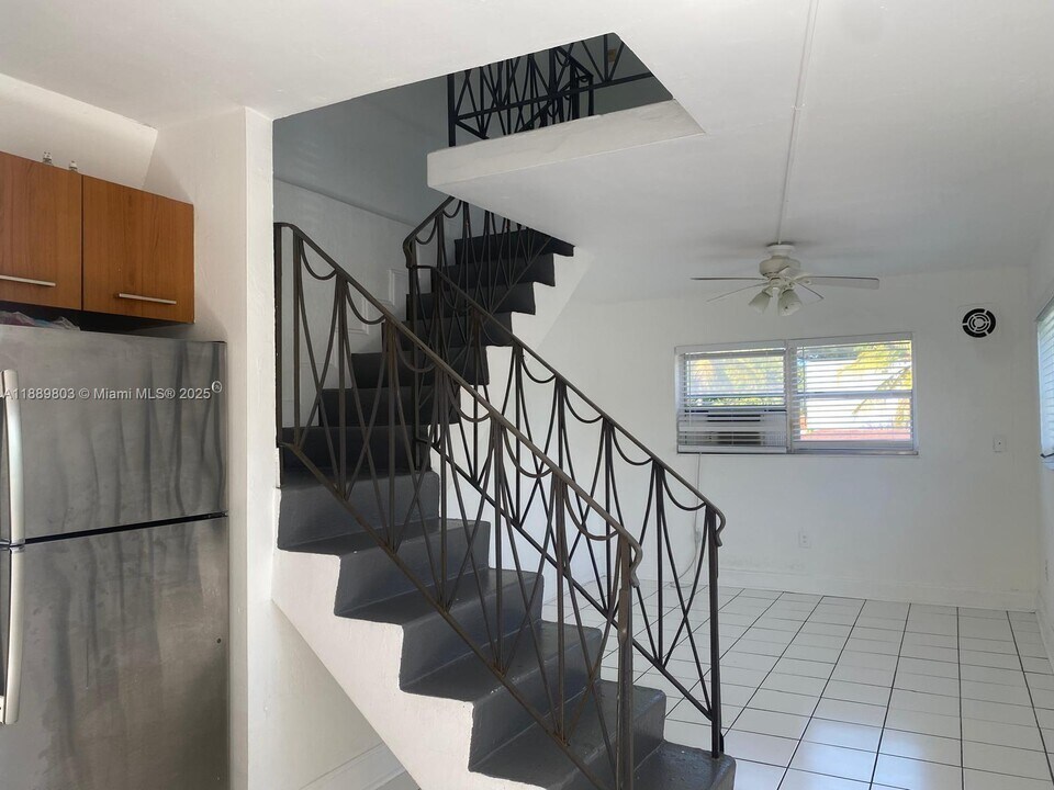 421 NE 68th St in Miami, FL - Building Photo