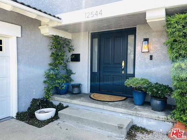 12544 Presnell St in Los Angeles, CA - Building Photo - Building Photo