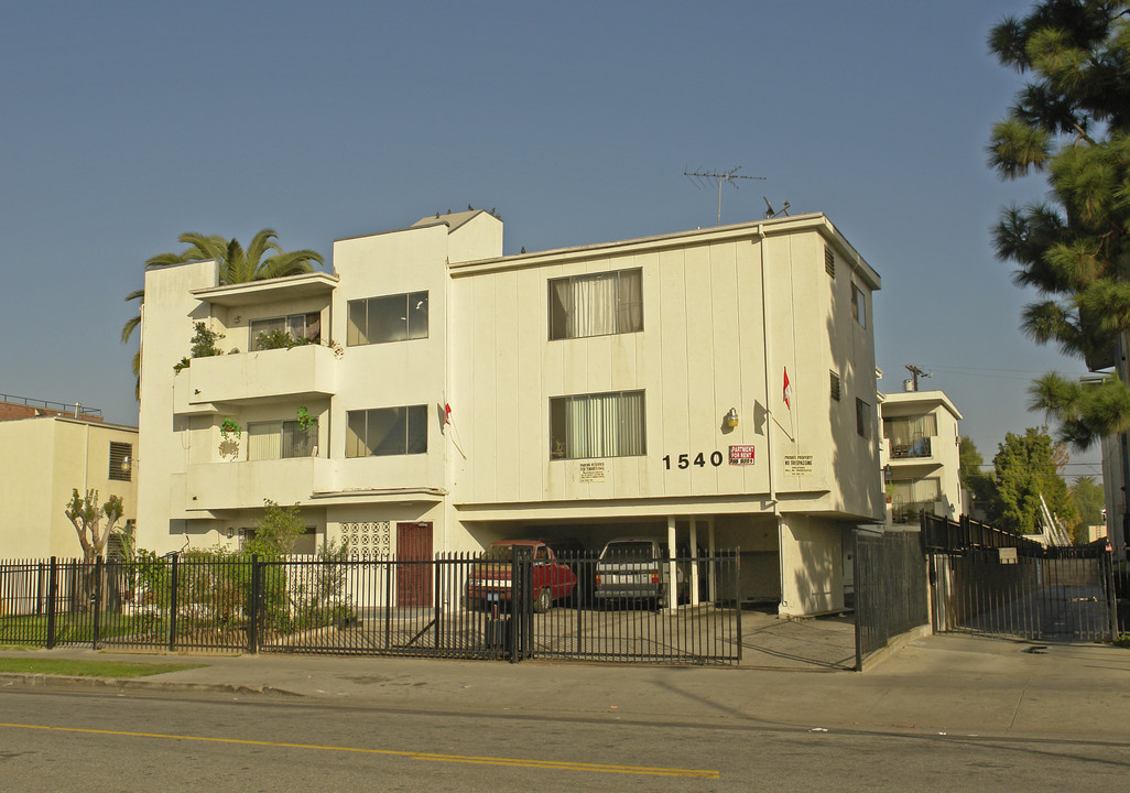 1540 S Wilton Pl in Los Angeles, CA - Building Photo