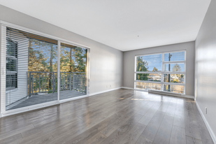 4320 Slocan St in Vancouver, BC - Building Photo