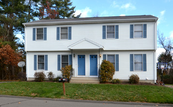 70 Northampton Ln in Plainville, CT - Building Photo - Building Photo